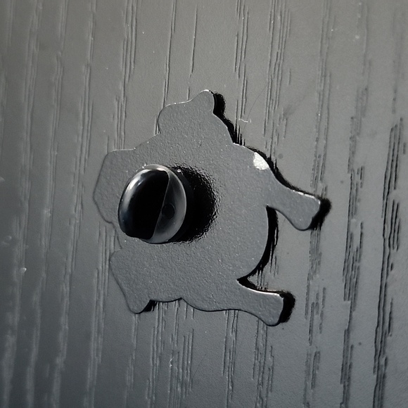 FRIENDS "The One With All the Thanksgivings" Turkey Enamel Pin - Picture 2 of 3